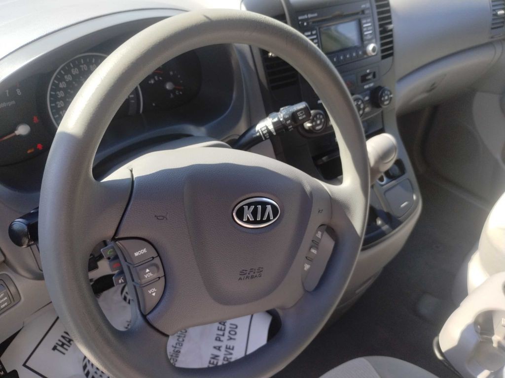 2012 Kia Sedona Image 16