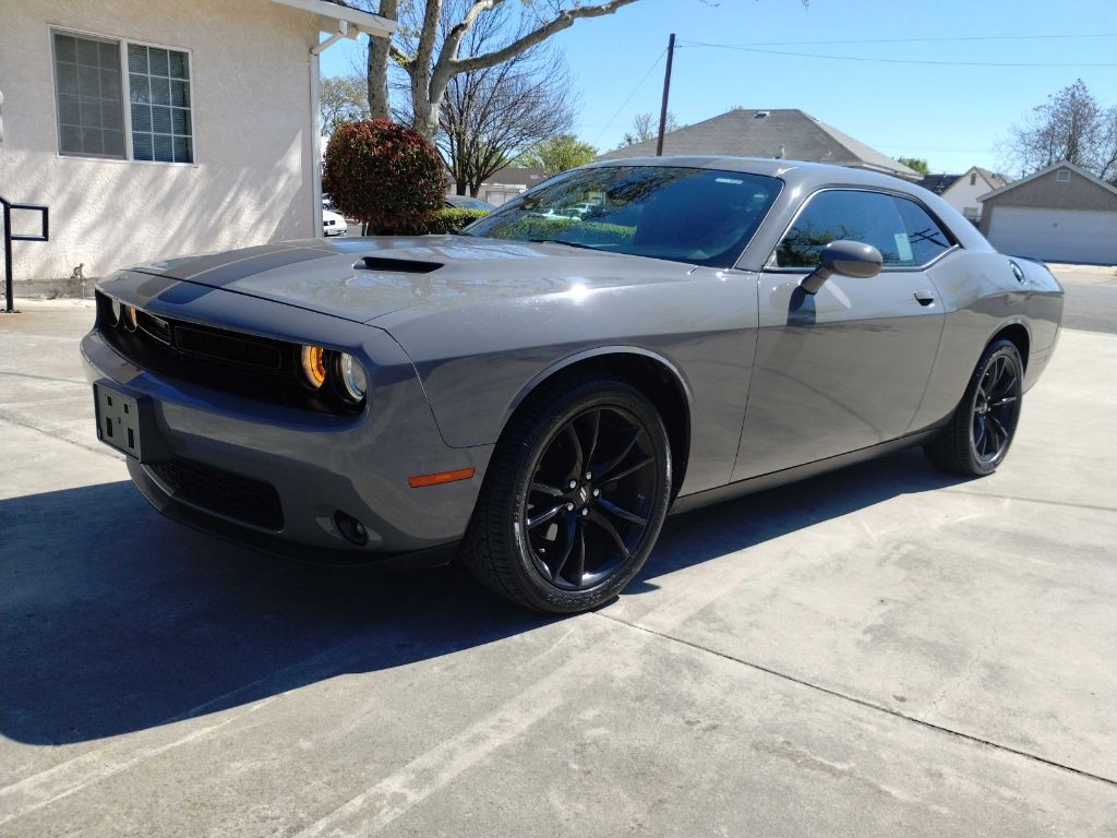 2018 Dodge Challenger Image 2