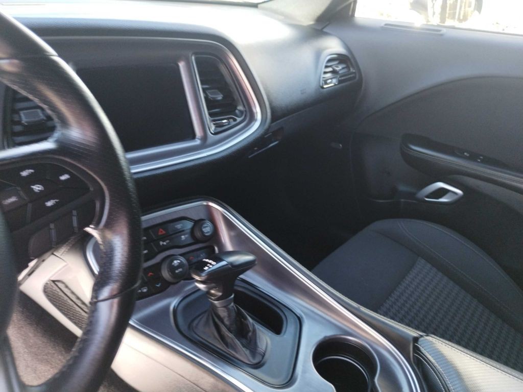2018 Dodge Challenger Image 16