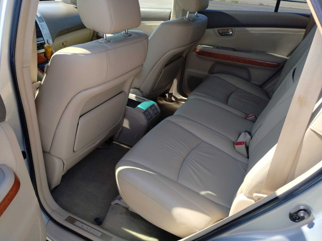 2004 Lexus RX Image 12