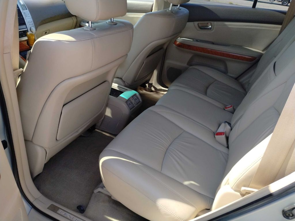 2004 Lexus RX Image 13