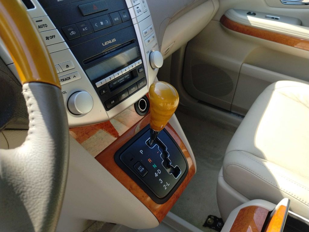 2004 Lexus RX Image 18