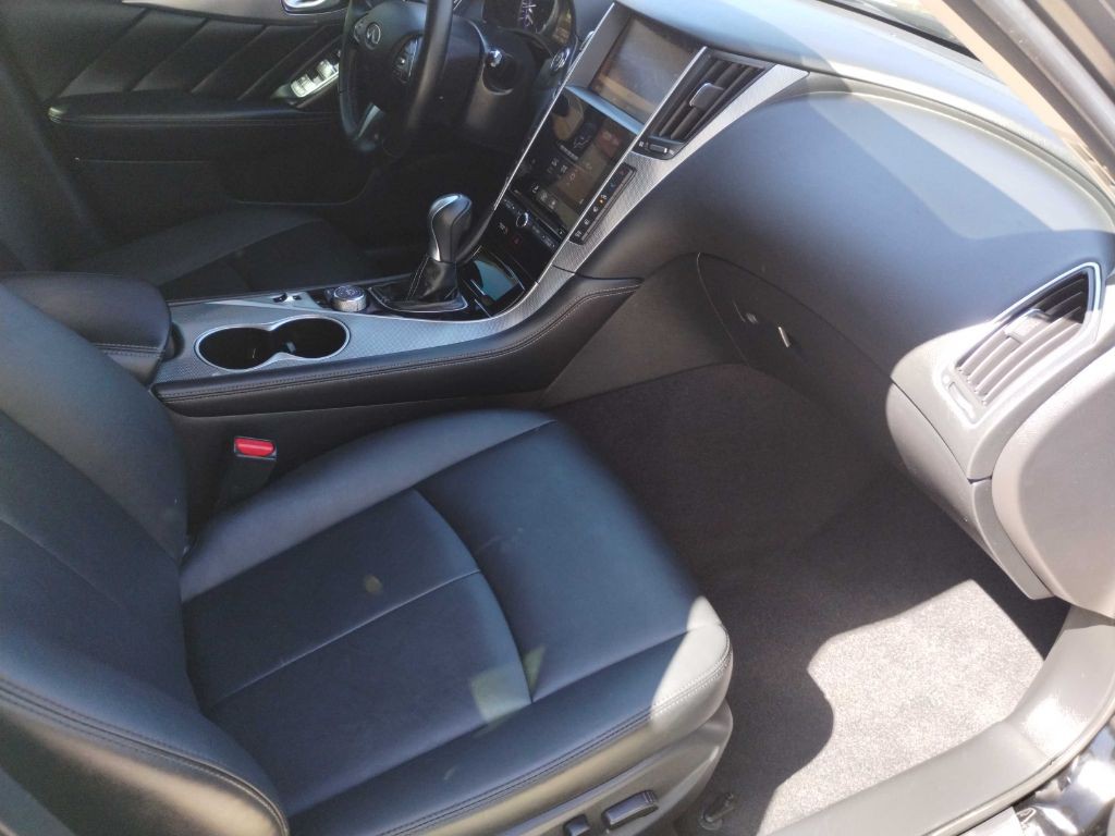 2017 INFINITI Q50 Image 15