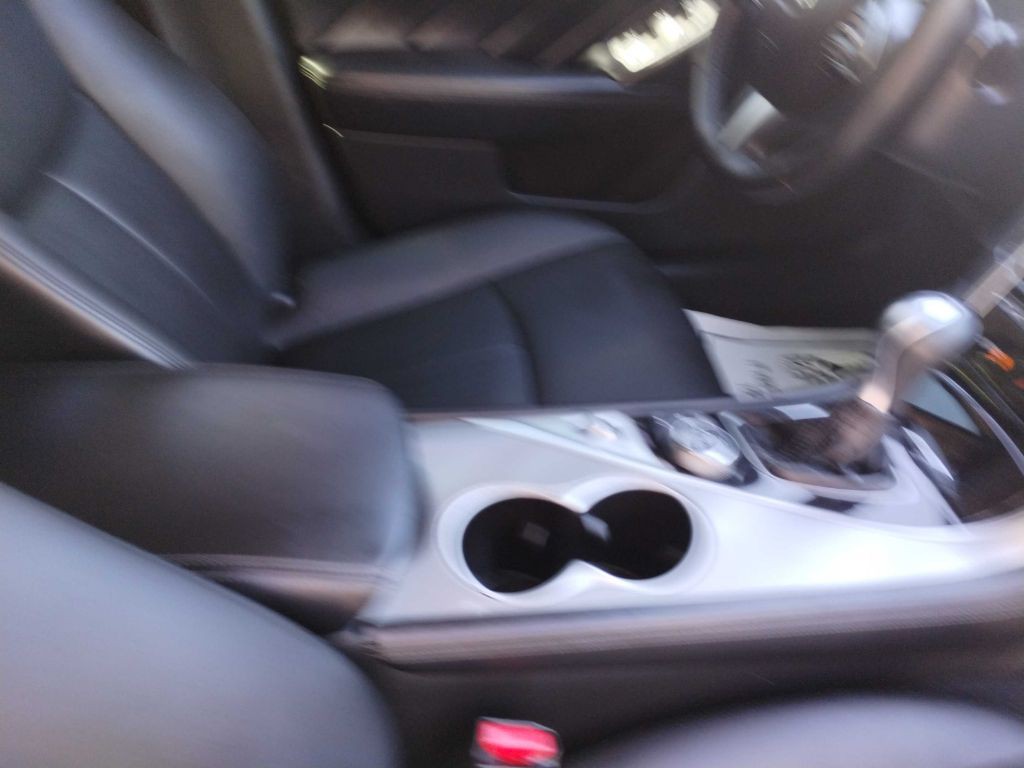 2017 INFINITI Q50 Image 17