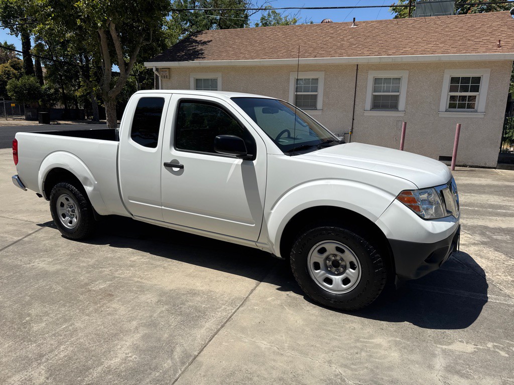 2016 Nissan Frontier Image 4