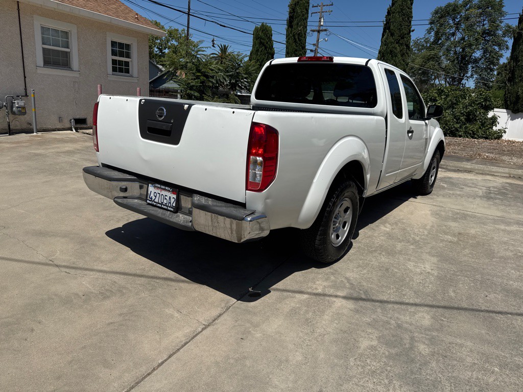 2016 Nissan Frontier Image 6