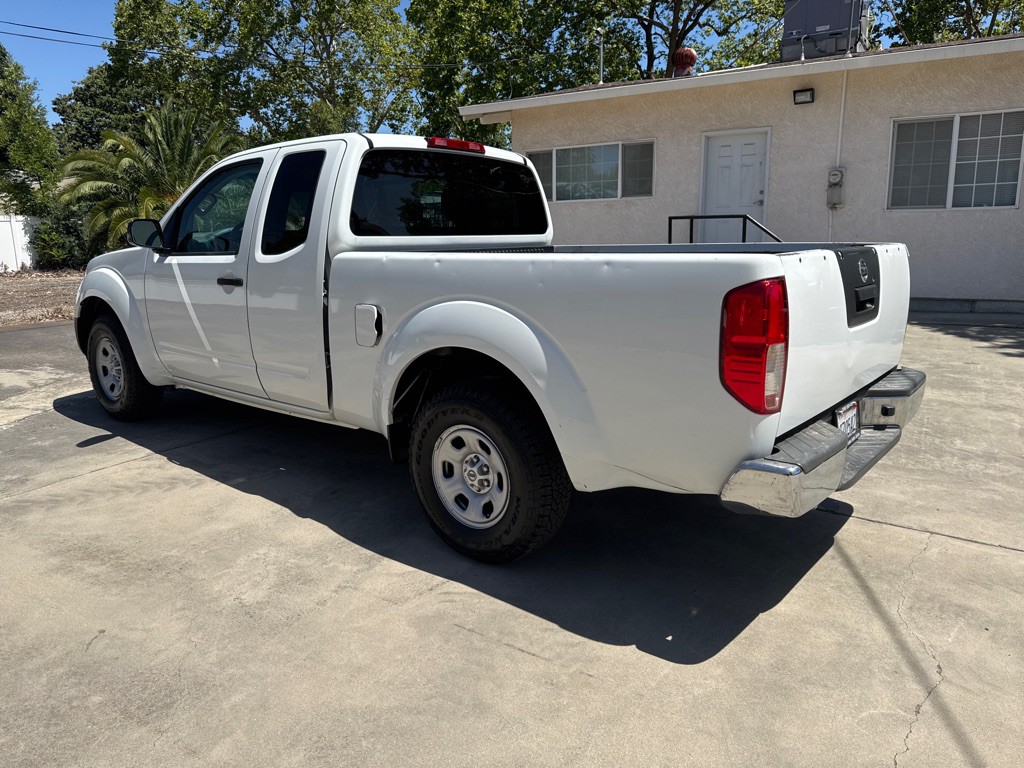 2016 Nissan Frontier Image 7