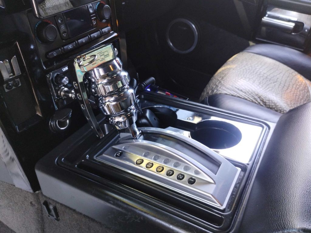 2006 HUMMER H2 Image 12
