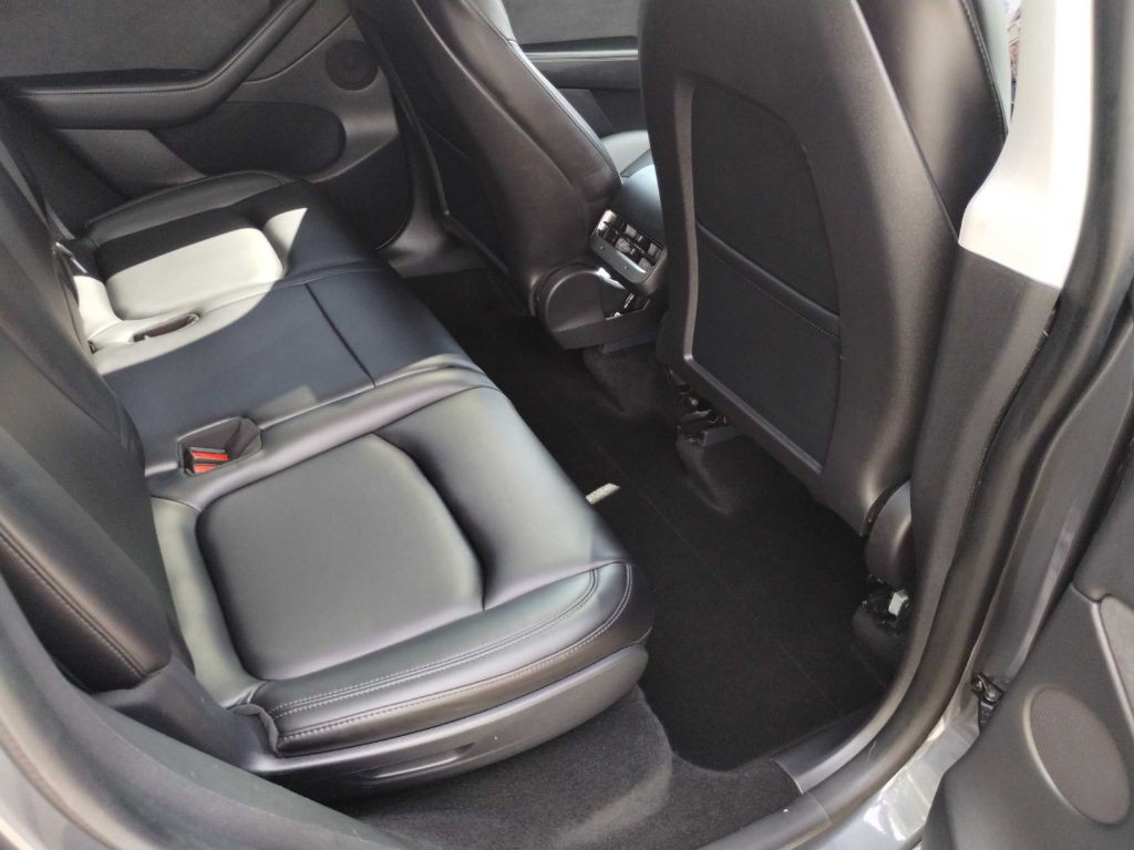 2021 Tesla Model Y Image 15