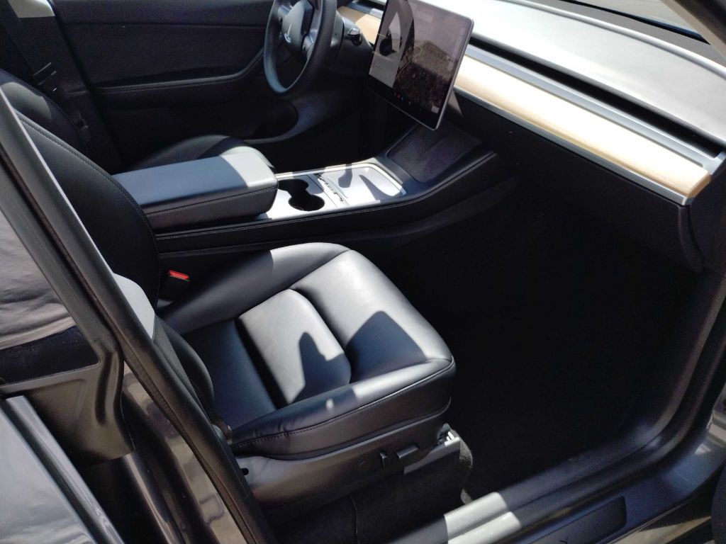 2021 Tesla Model Y Image 18