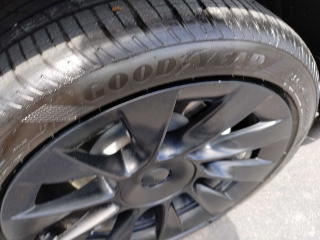 2021 Tesla Model Y Image 24