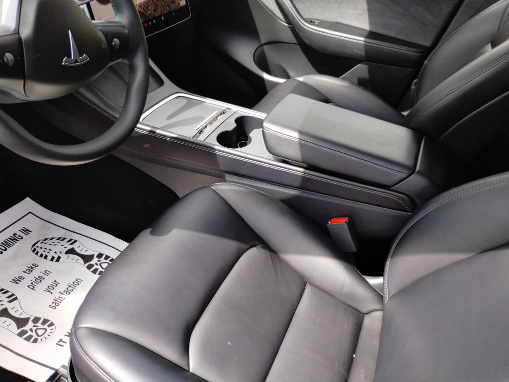 2021 Tesla Model Y Image 26