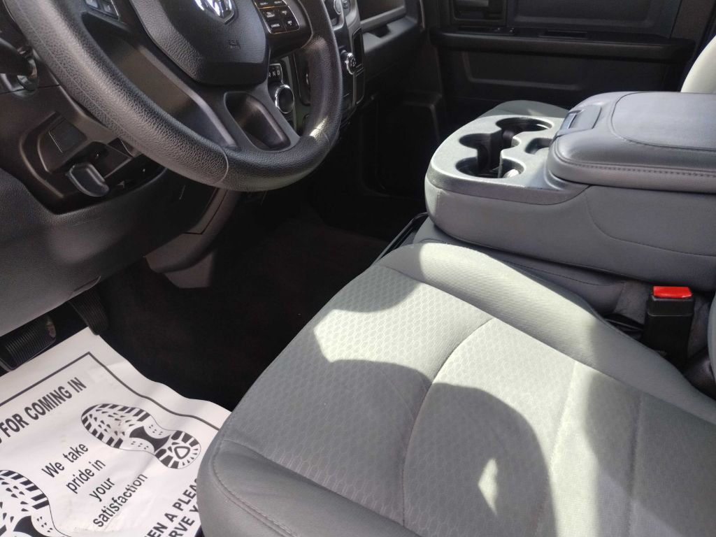 2015 RAM 1500 Image 18