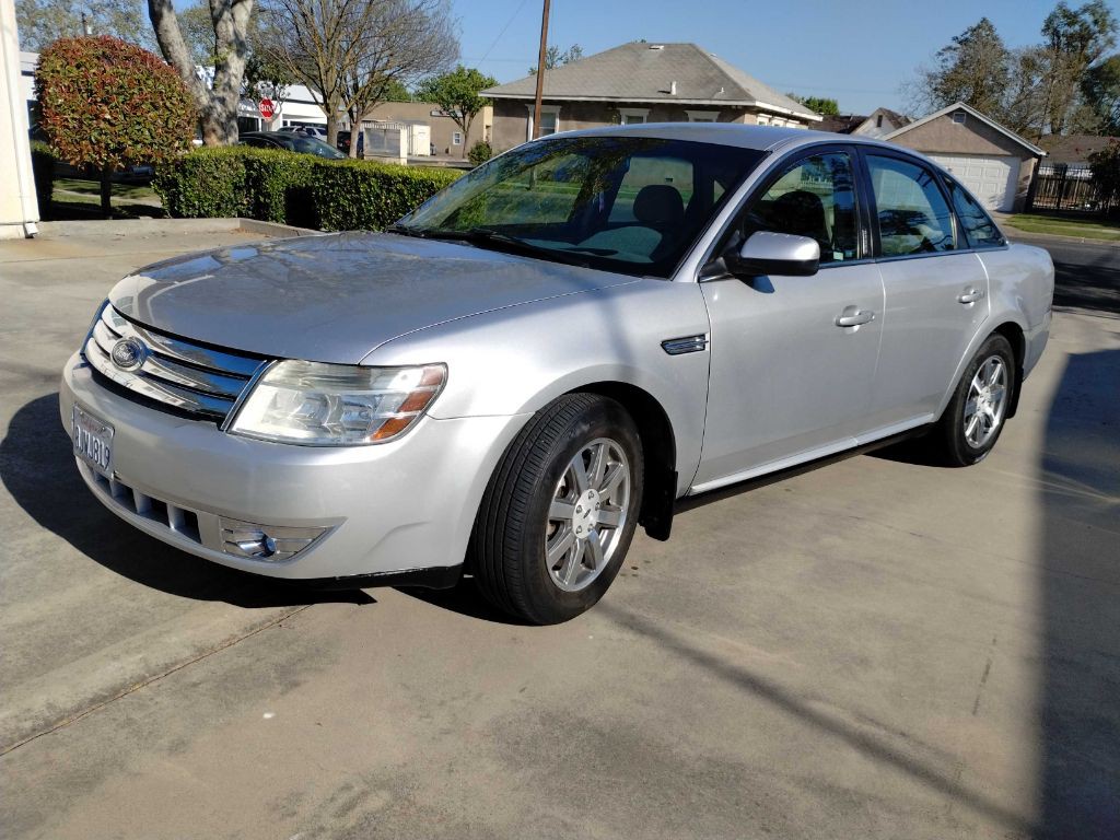 2009 Ford Taurus Image 2