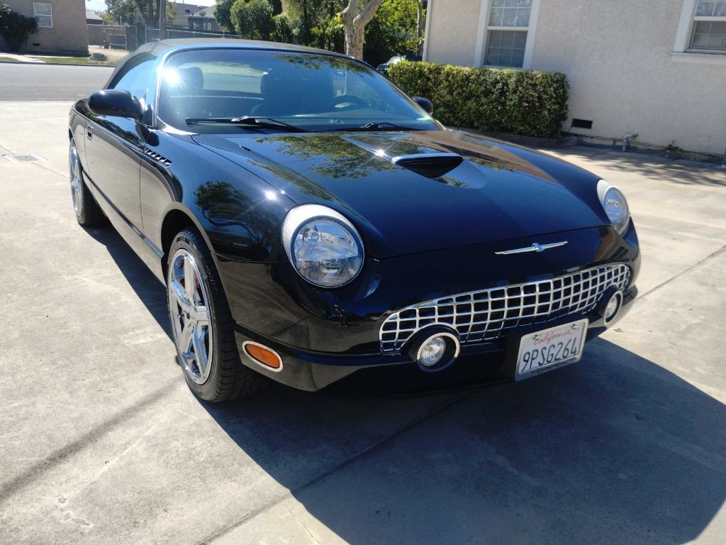 2002 Ford Thunderbird Image 1