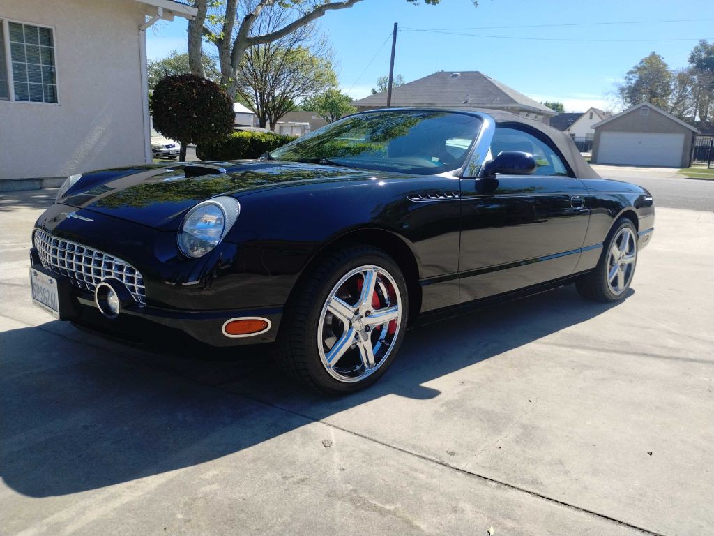 2002 Ford Thunderbird Image 2