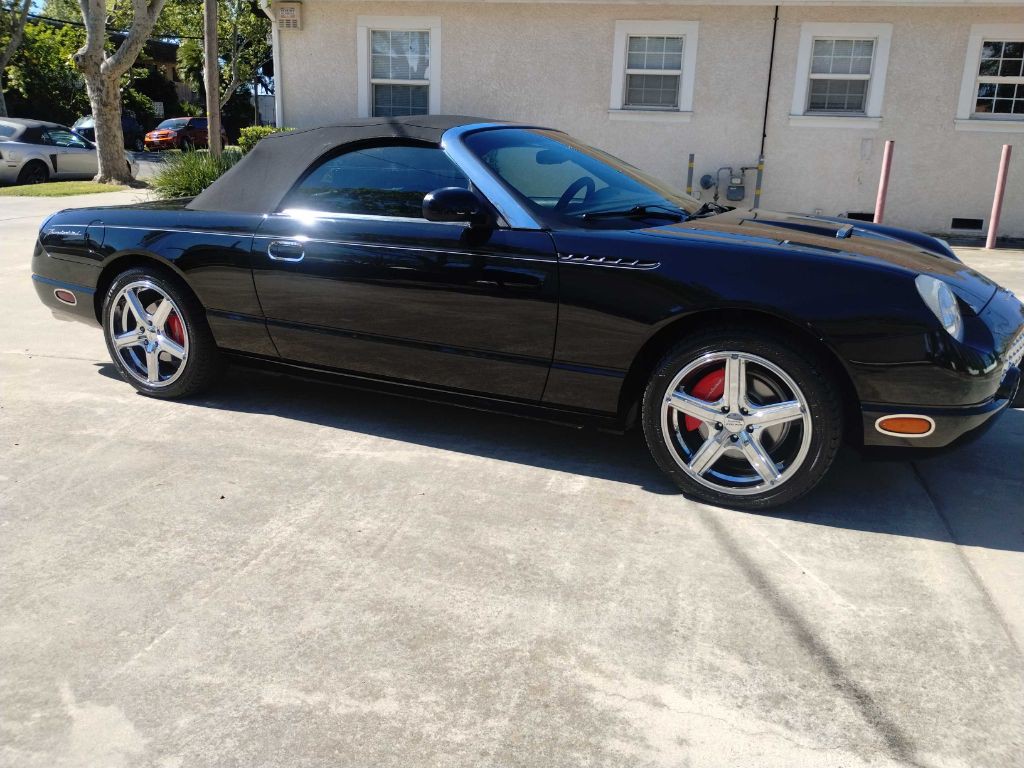 2002 Ford Thunderbird Image 5