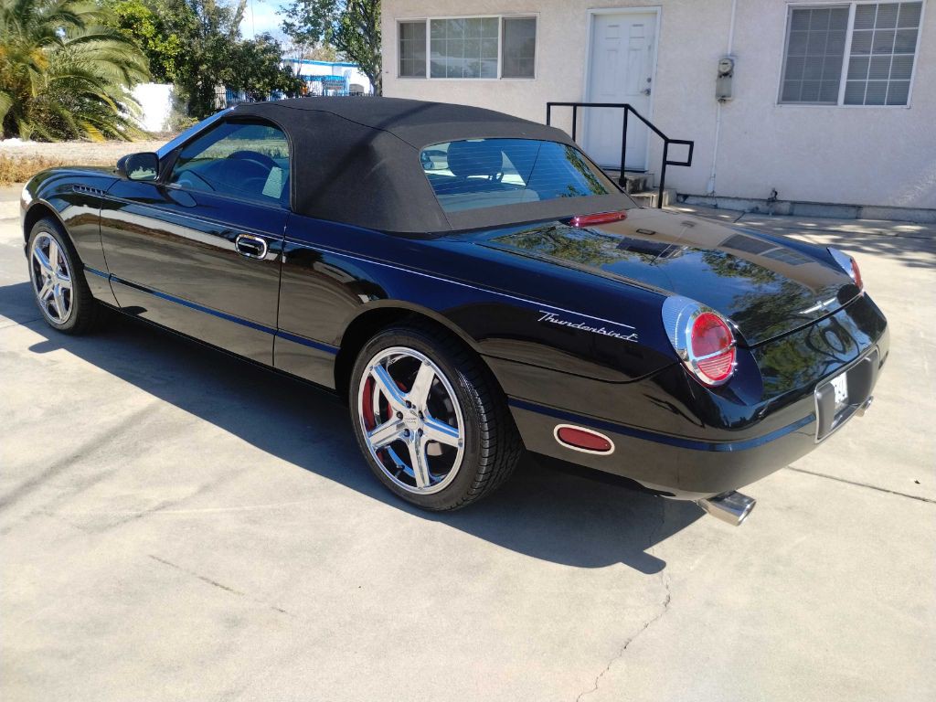 2002 Ford Thunderbird Image 7