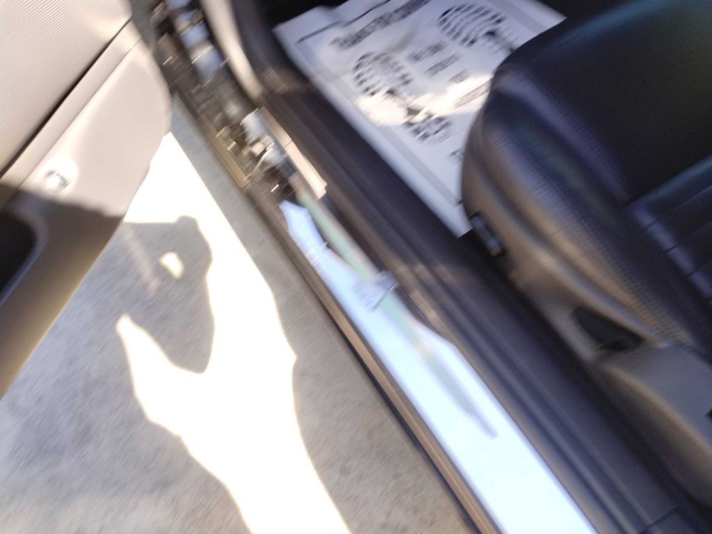 2002 Ford Thunderbird Image 10