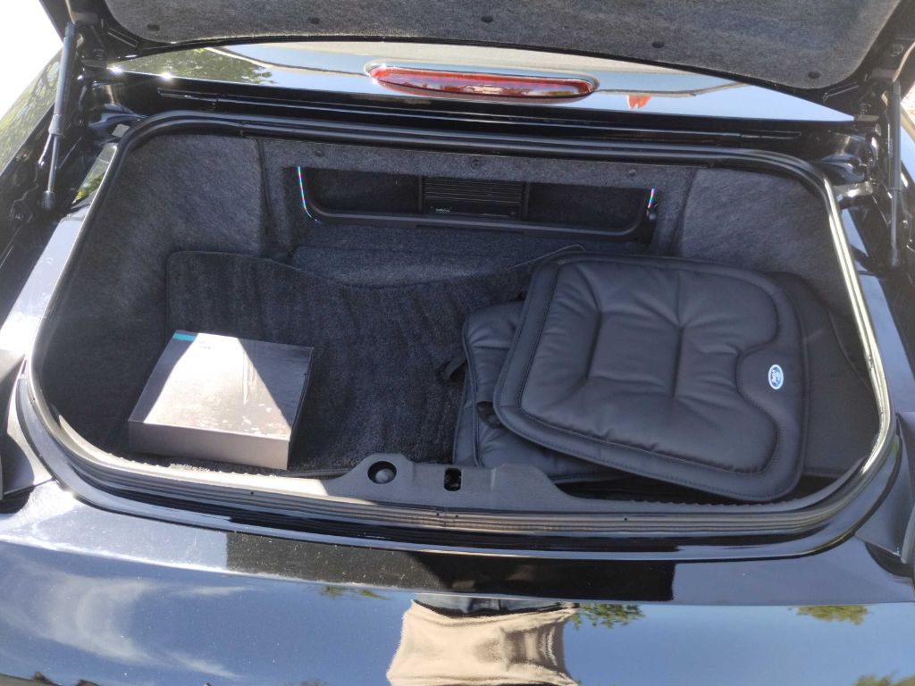 2002 Ford Thunderbird Image 17