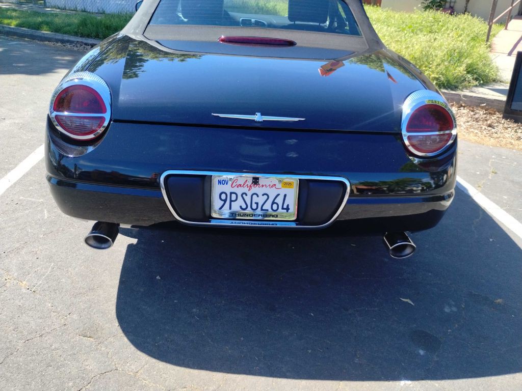 2002 Ford Thunderbird Image 24