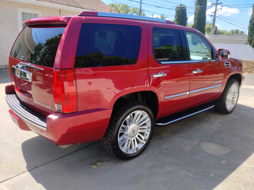 2013 Cadillac Escalade Image 8