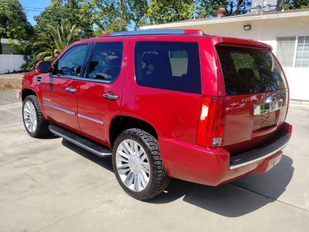 2013 Cadillac Escalade Image 10