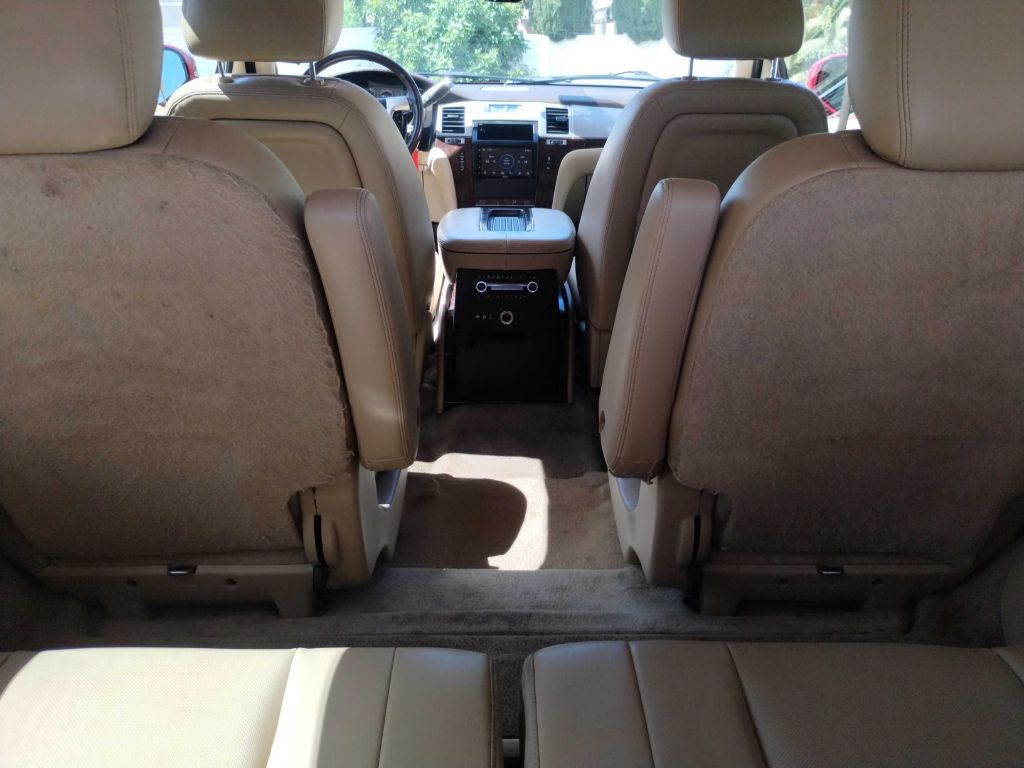 2013 Cadillac Escalade Image 11