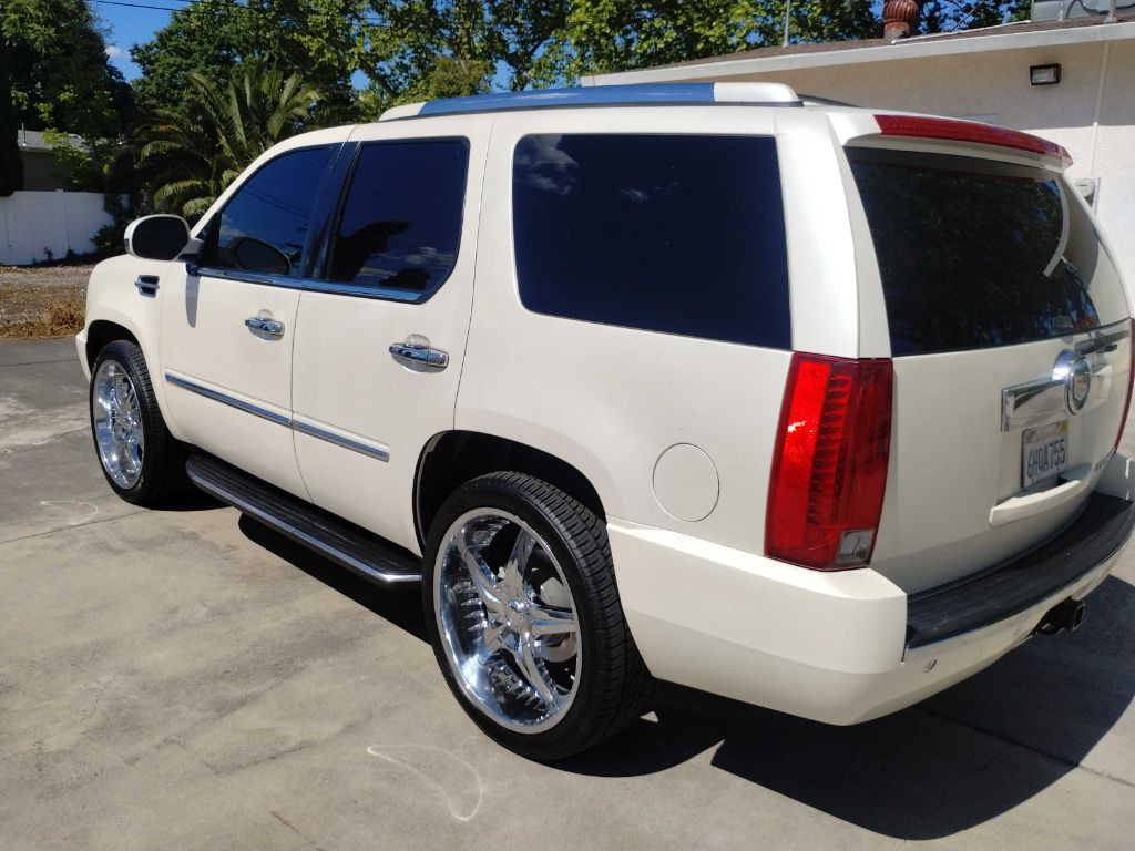2008 Cadillac Escalade Image 11