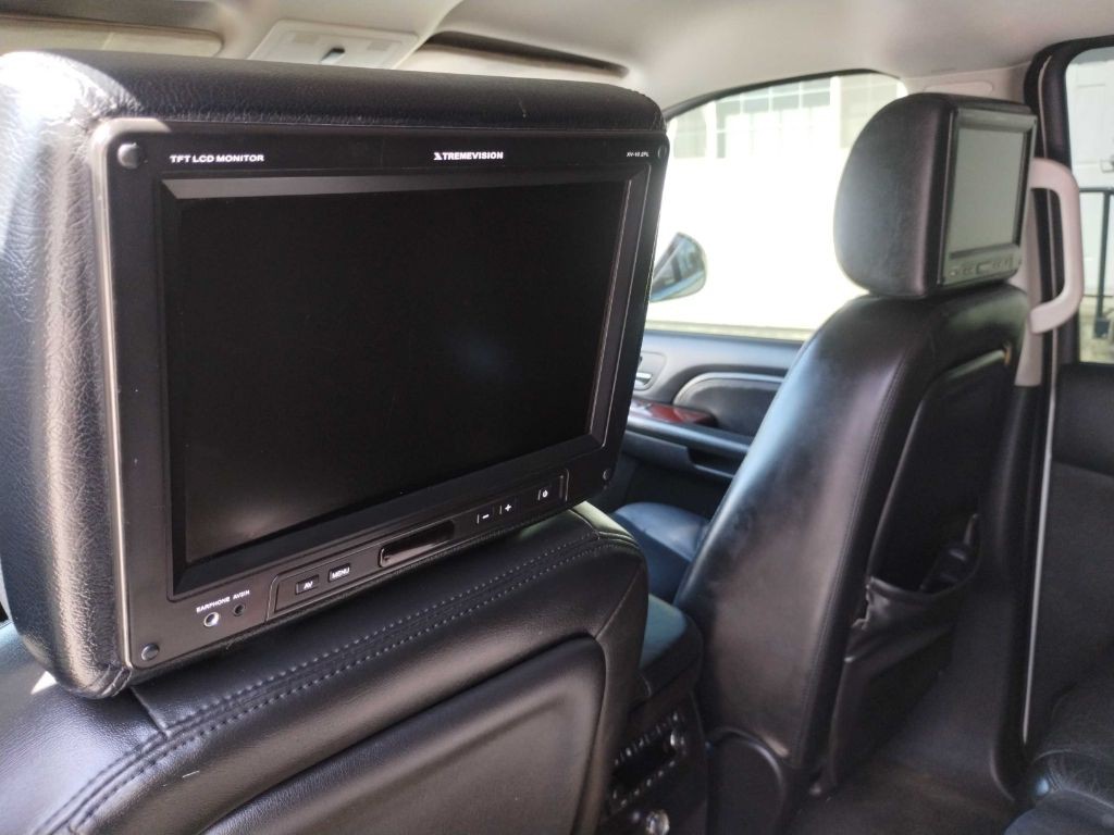 2008 Cadillac Escalade Image 13