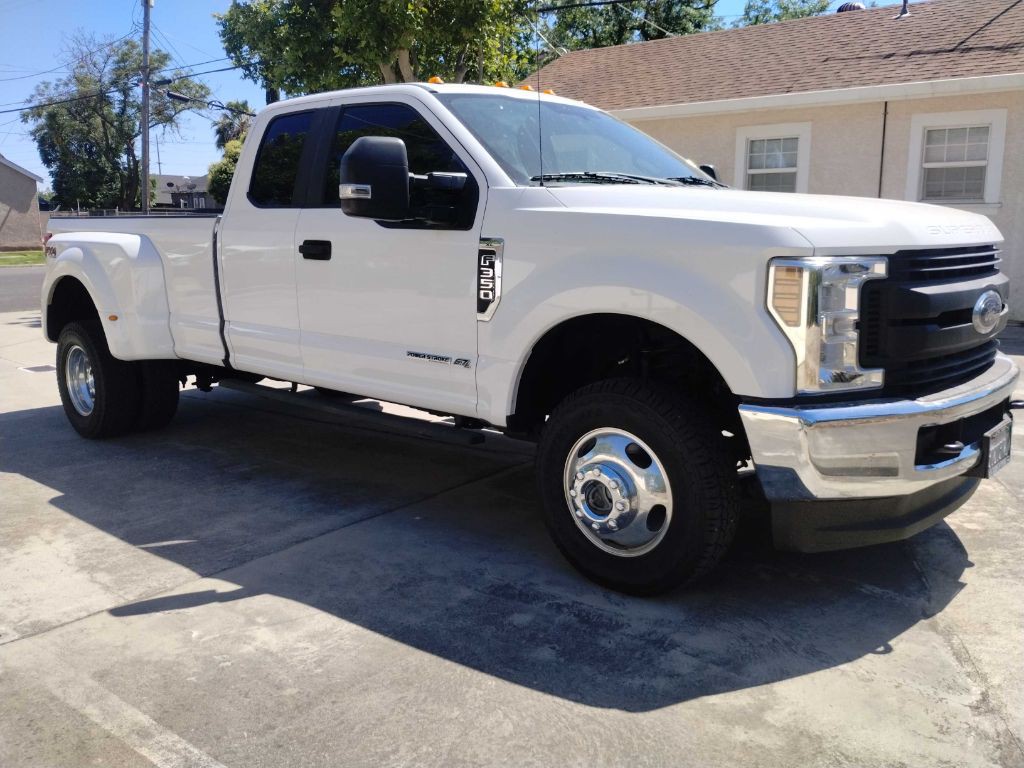 2018 Ford F-350 Image 2
