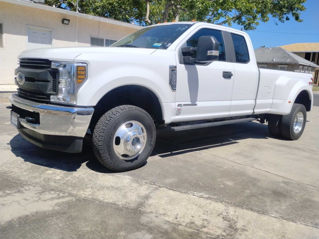 2018 Ford F-350 Image 3