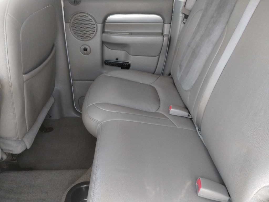 2005 Dodge Ram 3500 Image 12