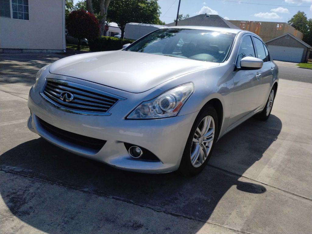 2011 INFINITI G37 Image 1