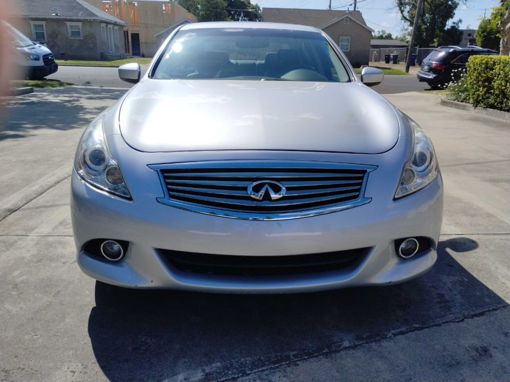2011 INFINITI G37 Image 4