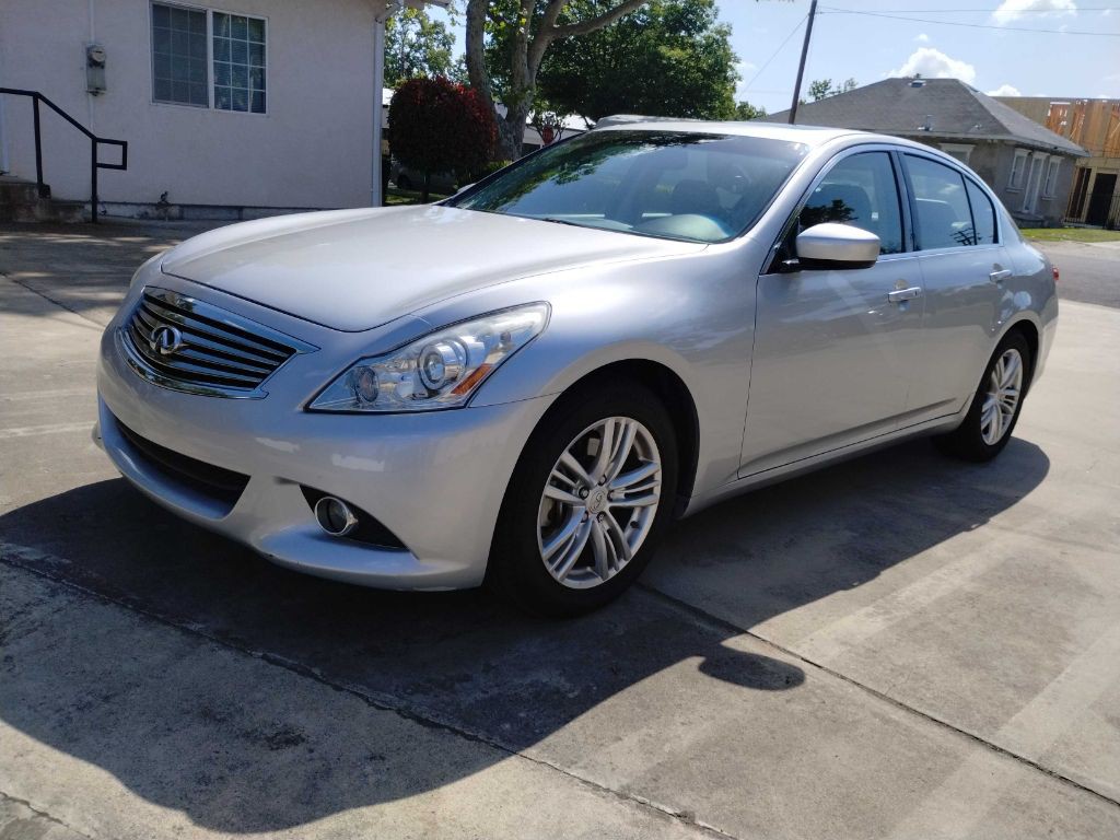 2011 INFINITI G37 Image 5