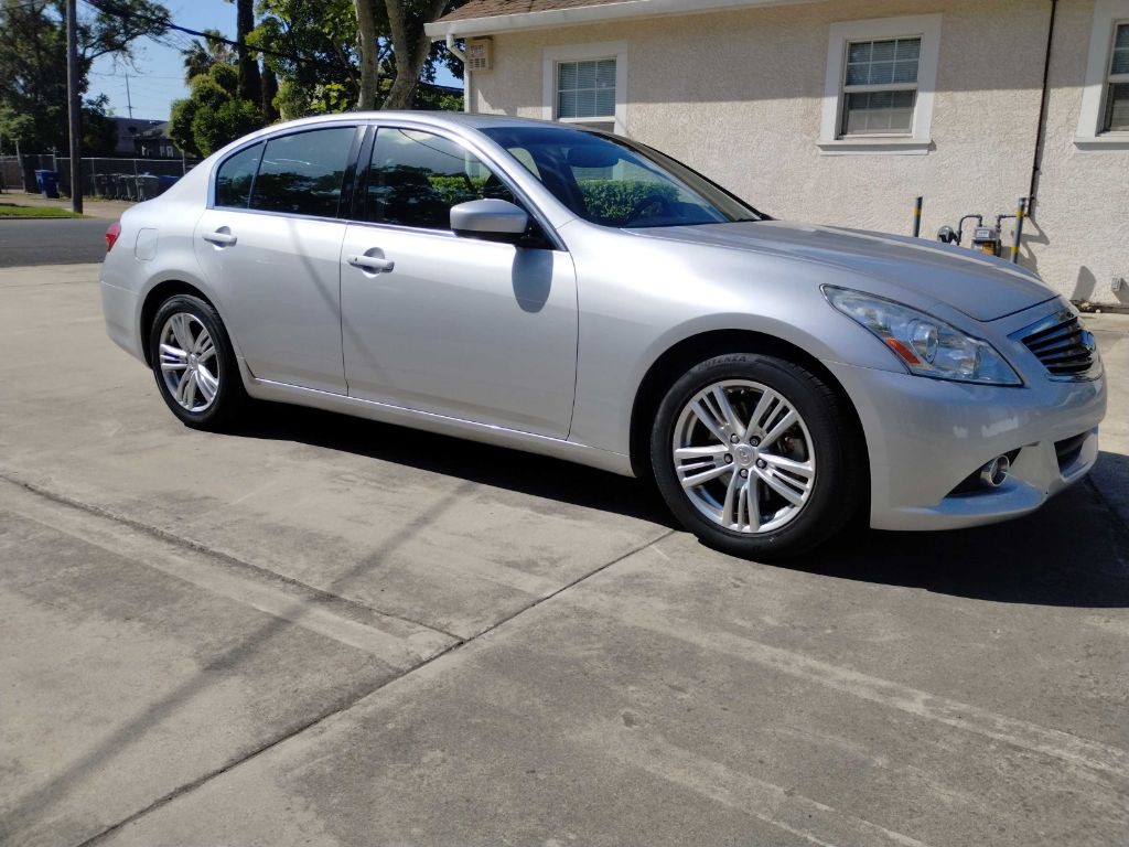 2011 INFINITI G37 Image 7