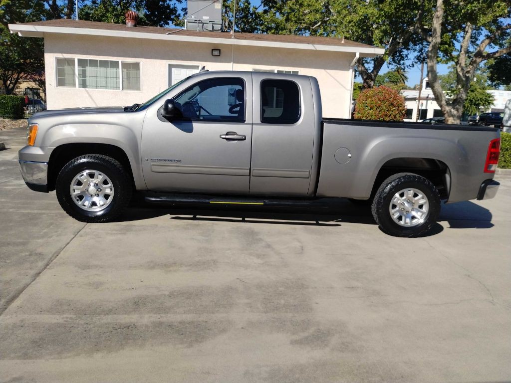 2008 GMC Sierra Image 8