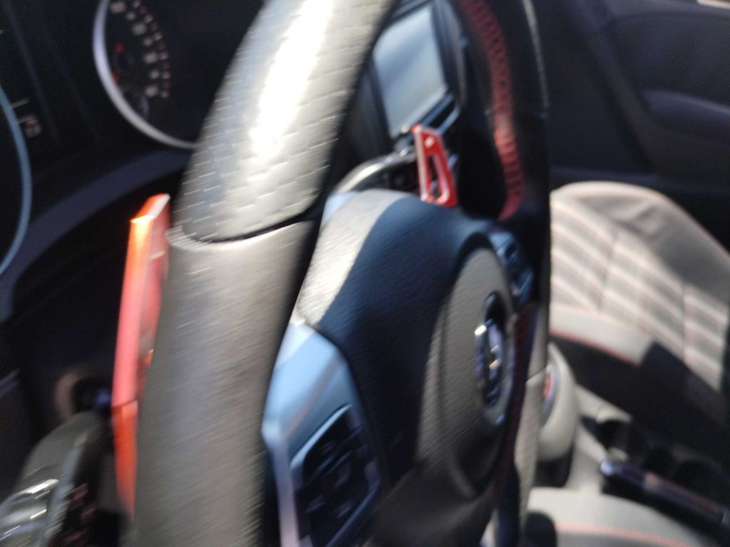 2011 Volkswagen GTI Image 17