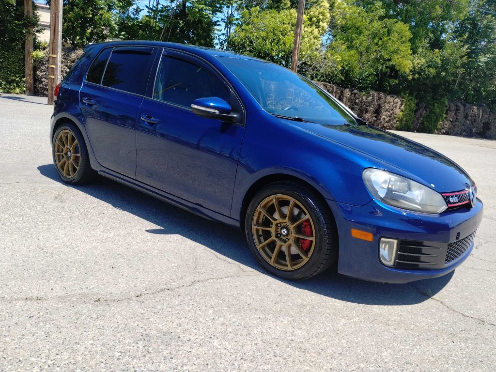 2011 Volkswagen GTI Image 2