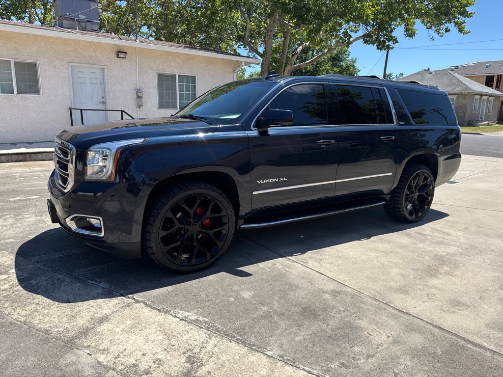 2018 GMC Yukon Image 2