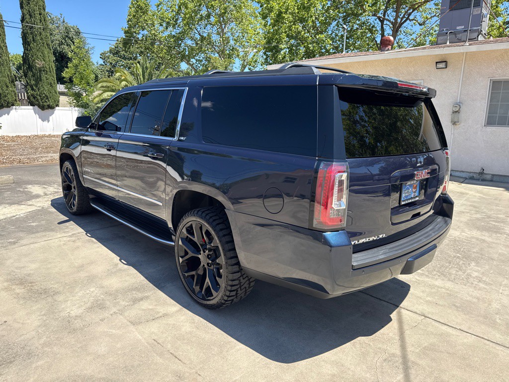 2018 GMC Yukon Image 10