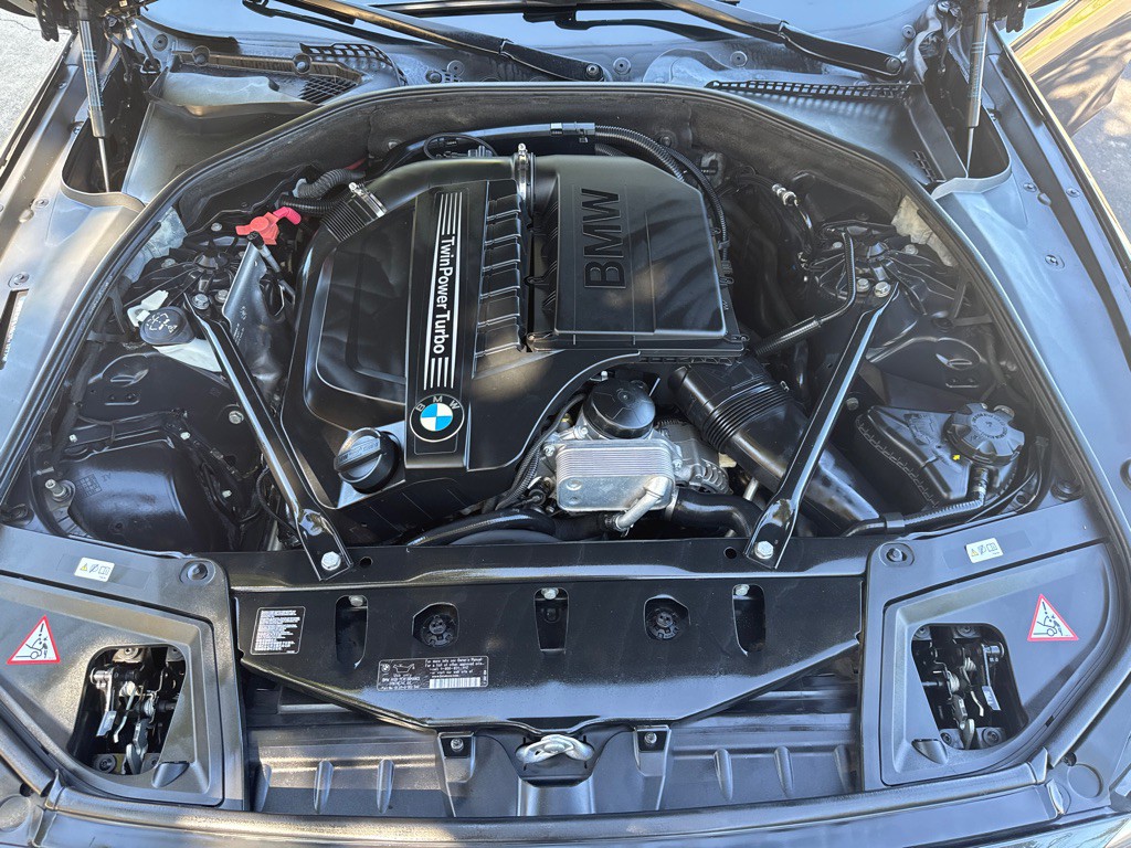 2014 BMW 5 Series Image 22