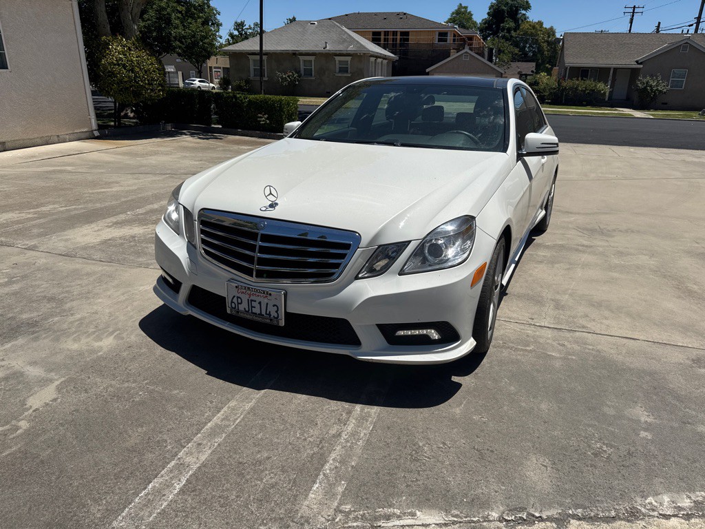 2011 Mercedes-Benz E-Class Image 2