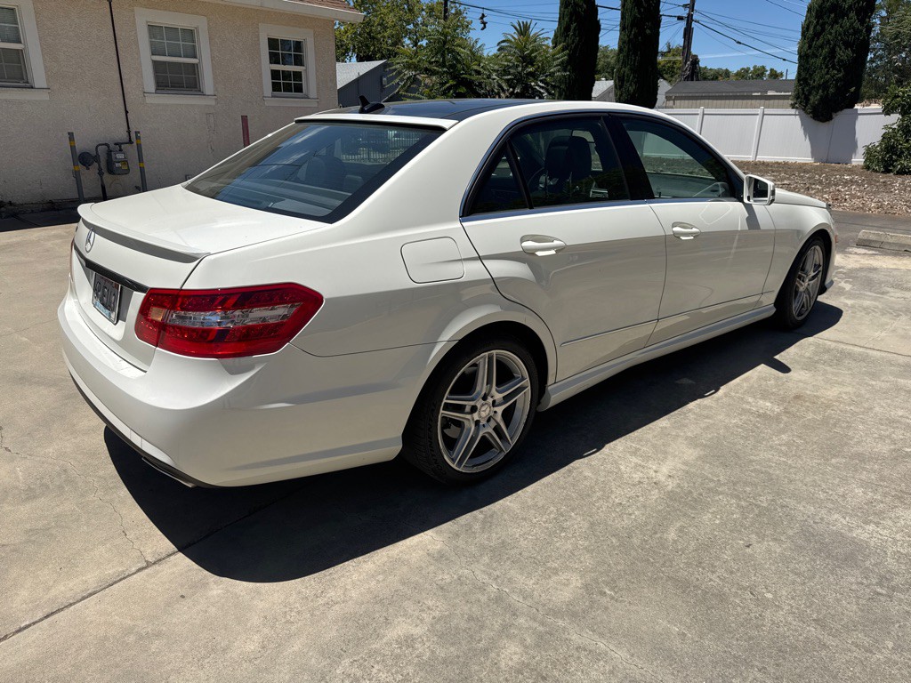2011 Mercedes-Benz E-Class Image 6