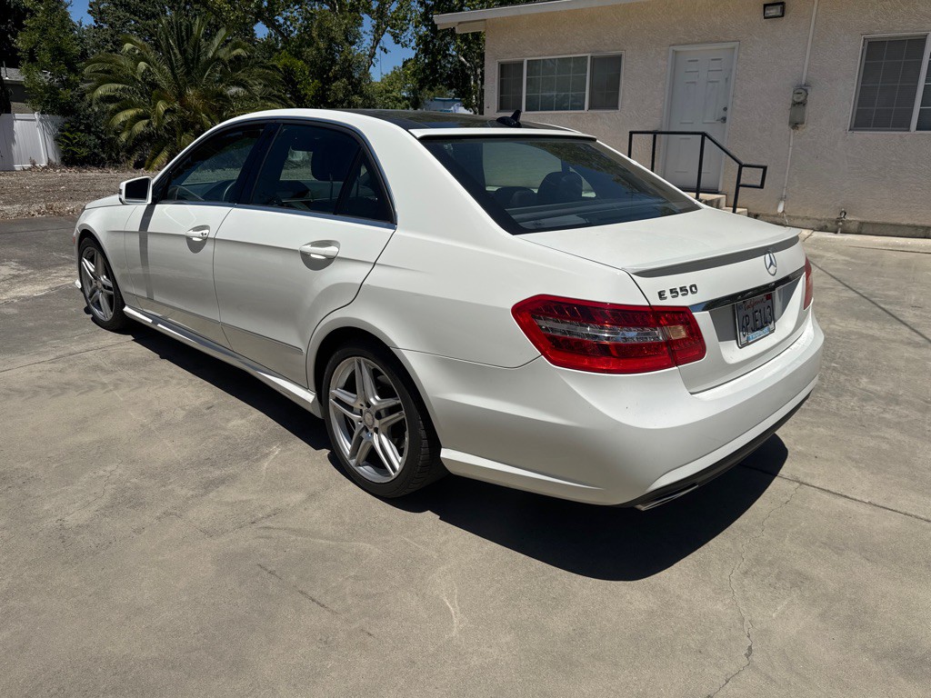 2011 Mercedes-Benz E-Class Image 8
