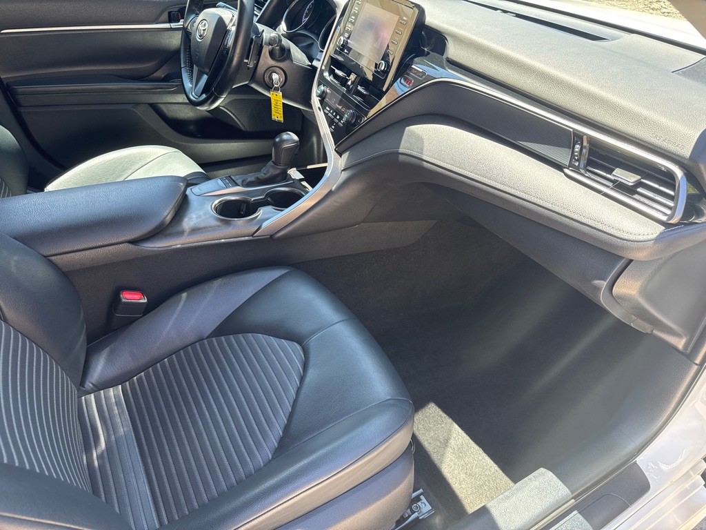 2022 Toyota Camry Image 18
