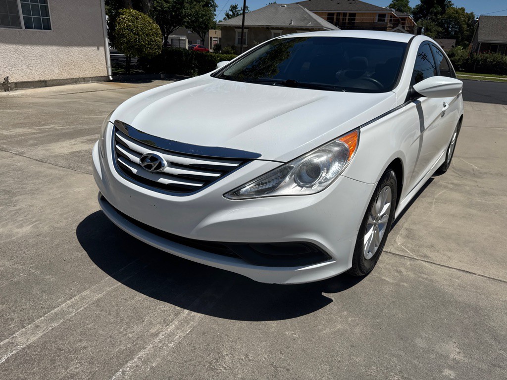 2014 Hyundai Sonata Image 2