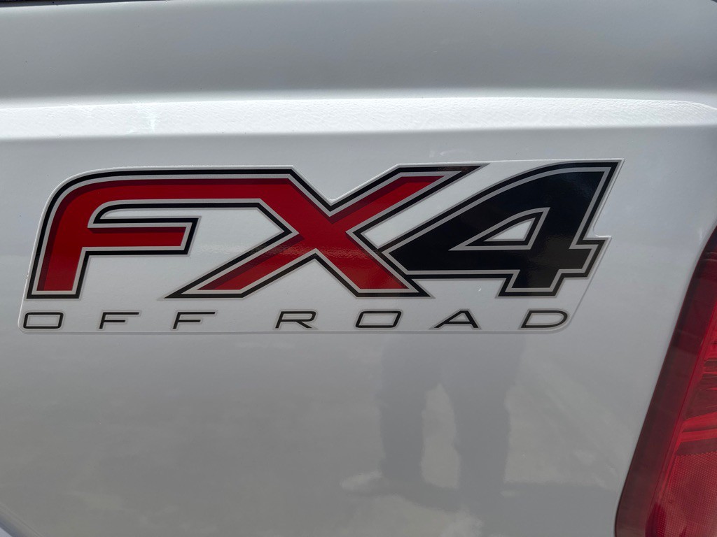 2015 Ford F-350 Image 11