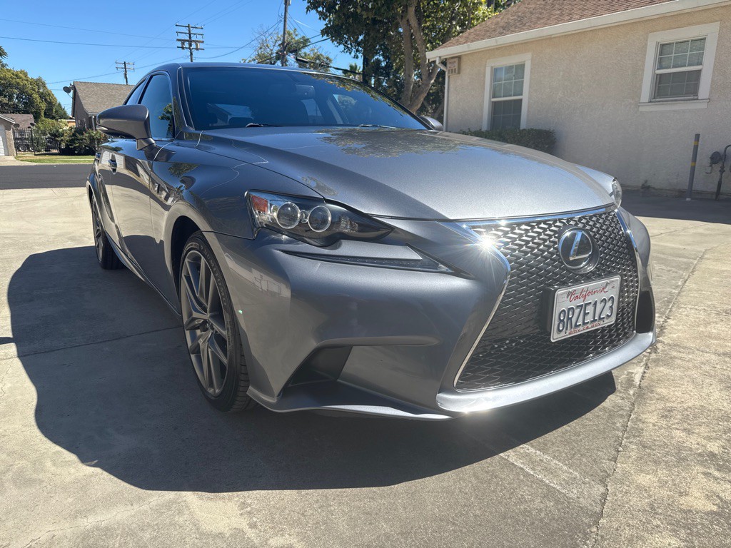 2016 Lexus IS Image 5